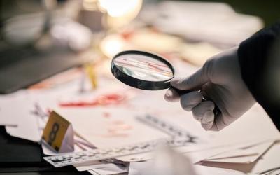 Contre-enquête judiciaire : comment un détective privé peut détecter les failles d’un dossier criminel